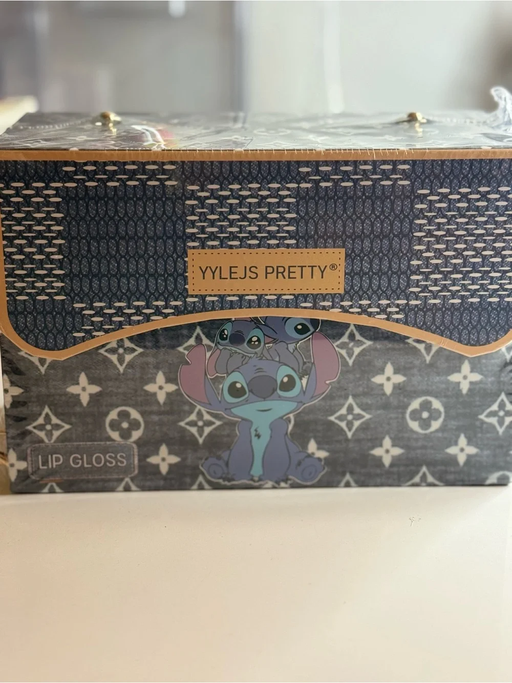 YLLEJS PRETTY Lip Gloss Box with Stitch Design - Blue & Gray